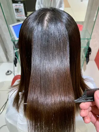 セミロング 髪質改善美容師 鈴木のヘアスタイル