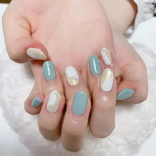 ネイル The Best Beauty受付担当のヘアスタイル