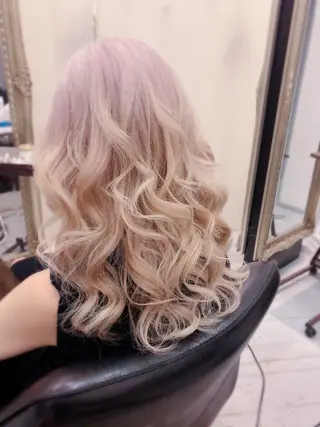 ロング カラー ケアブリーチ&シール エクステの店和田翔莉のヘアスタイル