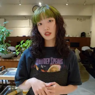 セミロング カラー ファッションに 溶け込むstyleのヘアスタイル