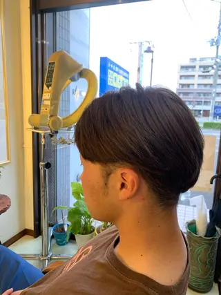 ショート hair&makeRIHGA所属・鈴木希優 /ハイトーンカラーのヘアスタイル