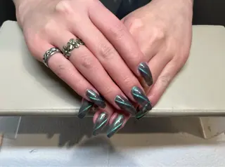 ネイル KUGO SALON所属・KUGO SALON 岡 真以のネイルデザイン