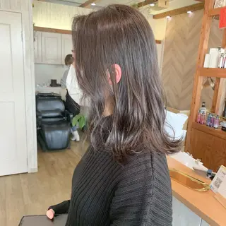 ミディアム カラー regalo 森重ユウのヘアスタイル