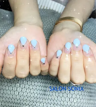 ネイル 小顔・毛穴・たるみ ネイル　似内真樹のエステ・リラクイメージ