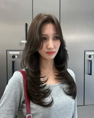 ロング 大人レイヤー/艶髪 🇺🇸TOMONAのヘアスタイル