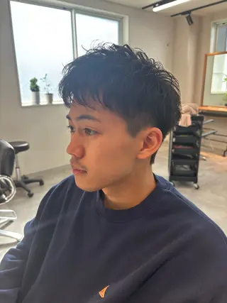 メンズ フェザーパーマ/韓国 /メンズカット保立のヘアスタイル