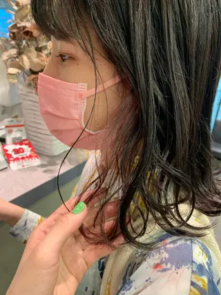 ミディアム カラー ヘアアレンジ サナ🌱 切りっぱなしボブのヘアスタイル