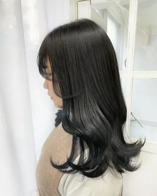 セミロング カラー 韓国ヘア🤍髪質改善 🇰🇷AKANEのヘアスタイル