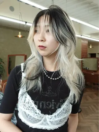 ミディアム カラー ニュアンスレイヤー ハイトーンカラーのヘアスタイル