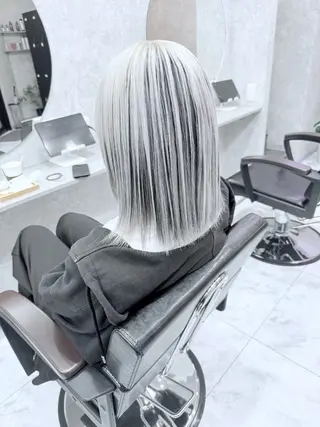 セミロング カラー 🌈派手髪ハイトーン 🌈鈴木亮太🌈のヘアスタイル