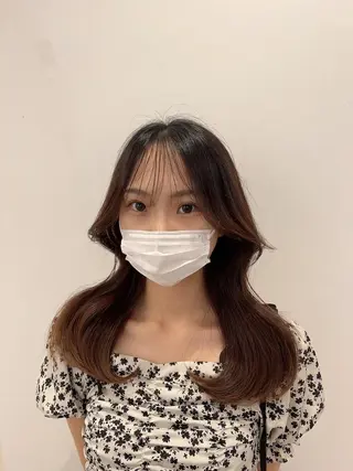ロング 韓国ヘア レイヤーカットのヘアスタイル