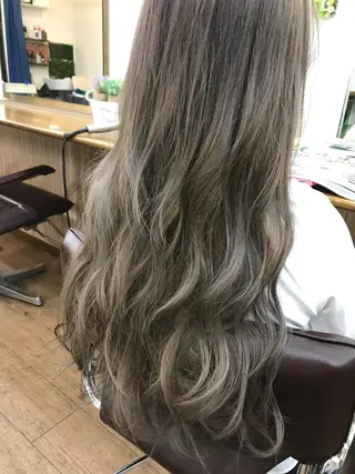 ロング カラー アンダーバーホワイト_WHITE所属・_WHITE芝本 賢吾【天王寺店】のヘアスタイル