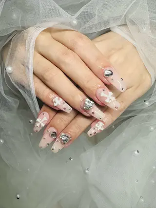 ネイル Moana所属・宮崎 美涼のネイルデザイン