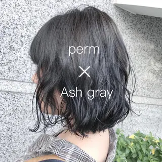 ショート カラー パーマ ヘアアレンジ TONE所属・透明感カラー/ 韓国ヘア/縮毛矯正のヘアスタイル