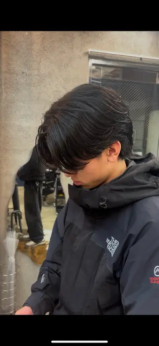 ショート パーマ メンズ 渡 汐音のヘアスタイル