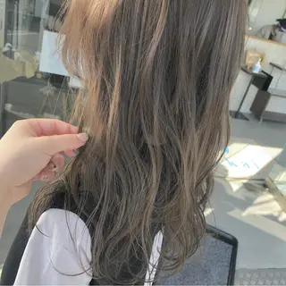 ロング カラー 小森 樹奈のヘアスタイル
