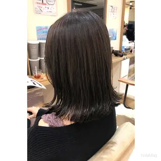 ミディアム カラー 岩間 香純のヘアスタイル