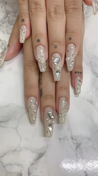 ネイル はな💎ネイル ワンホン、長さ出しのネイルデザイン