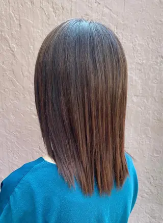 ミディアム natsumi / N°ariaのヘアスタイル