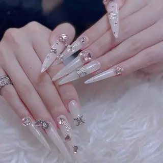 ネイル ゴテゴテネイルサロン所属・ゴテゴテ ネイルのネイルデザイン