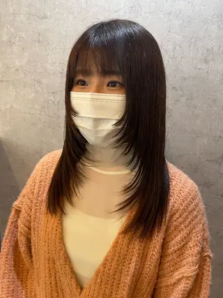 ロング 手塚 由佳のヘアスタイル