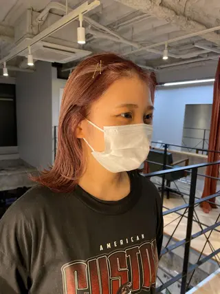 ミディアム yuri/オリーブ/ 暖色カラー/レイヤーのヘアスタイル