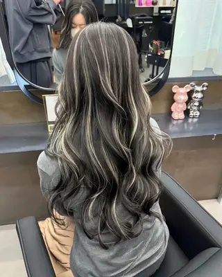 ロング 美髪/ハイライト 指名No.1KAIのヘアスタイル
