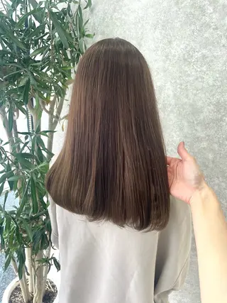 セミロング カラー 德本 奈名美のヘアスタイル