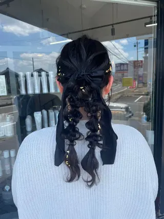 セミロング ヘアアレンジ alu所属・マキノ キョウカのヘアスタイル