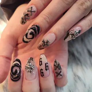 ネイル RUNWAY 　　の眉毛・アイブロウイメージ