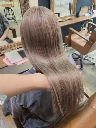 カラー shoto ベージュカラー、ボブのヘアスタイル