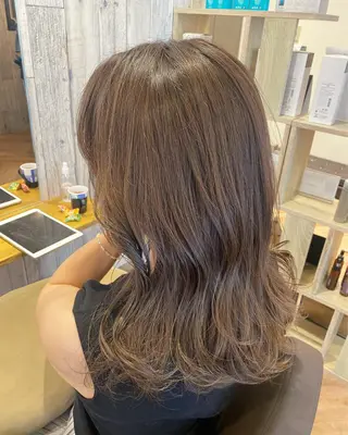 ミディアム カラー 韓国ヘア顔周りカット 艶髪ベージュtamaのヘアスタイル