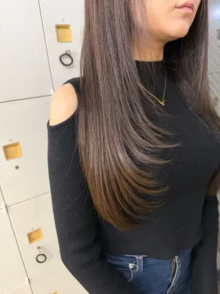 ロング Rinka/レイヤー /透明感カラーのヘアスタイル