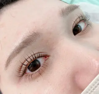 マツエク・マツパ まつ毛パーマ専門& men's眉AYAの眉毛・アイブロウイメージ