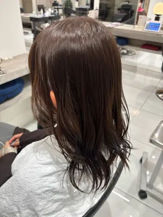 カラー 艶髪ストレート🧚 尾崎 晴香のヘアスタイル