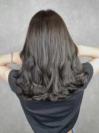 ミディアム カラー 井本翔太.髪質改善. ベージュ.グレージュのヘアスタイル