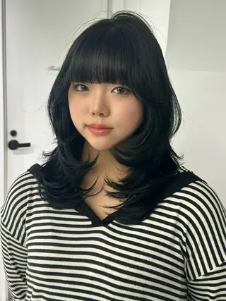 ロング レイヤー／マツエク 💋𝑨𝑵𝑵𝑨のヘアスタイル