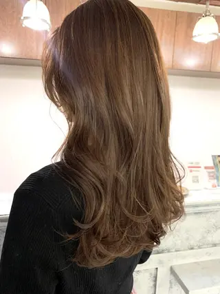 セミロング カラー conne&riri所属・MAYU 💚森下のヘアスタイル