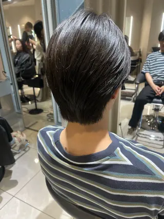 メンズ 韓国メンズ特化 ダウン・毛流れパーマのヘアスタイル