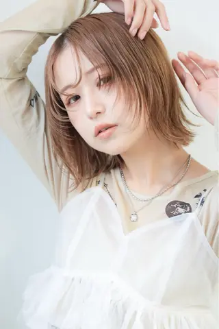 ミディアム 中嶋 夏美のヘアスタイル