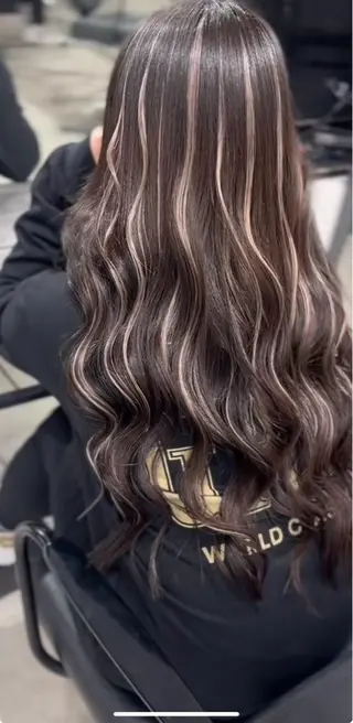 ロング ハディー シールエクステのヘアスタイル