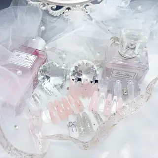 ネイル Yudia🦋 azuのネイルデザイン