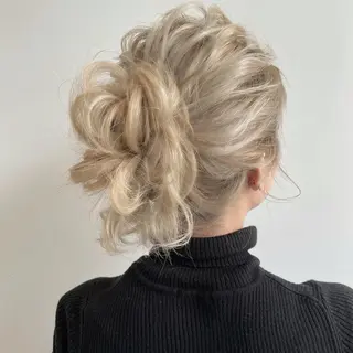 ミディアム ヘアアレンジ HAIR MAKE SALON new  me所属・ヘアメイク new meのヘアスタイル