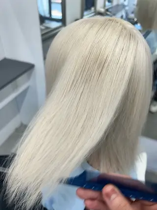 ミディアム カラー ハイトーンカラー 坂本 翼のヘアスタイル