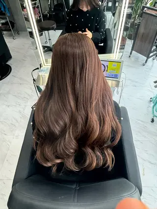 ミディアム カラー CS made by SHACHU 栄所属・山田 瑛司のヘアスタイル