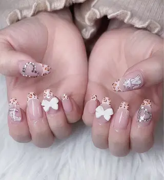 ネイル MINAMI໒꒱ Y2K、韓国ガーリーのネイルデザイン