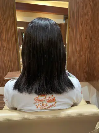 セミロング カラー 金子 珠梨のヘアスタイル