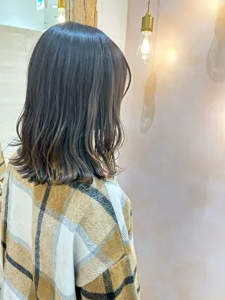 ミディアム 深谷 真見のヘアスタイル