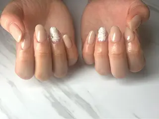 ミディアム ネイリスト シンのネイルデザイン