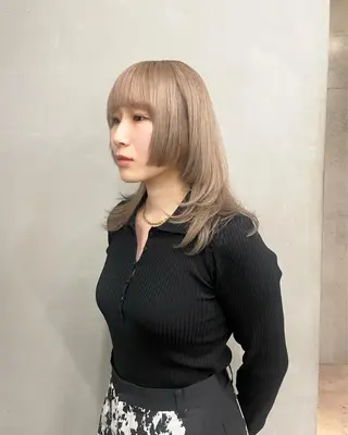 ミディアム 佐伯 和佳のヘアスタイル